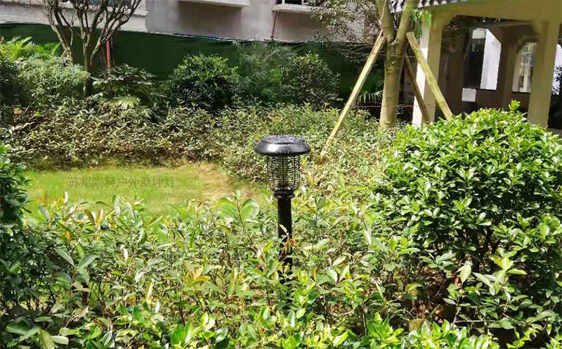 物業(yè)選的小區(qū)滅蚊燈安裝后效果 物業(yè)選的小區(qū)滅蚊燈安裝后效果