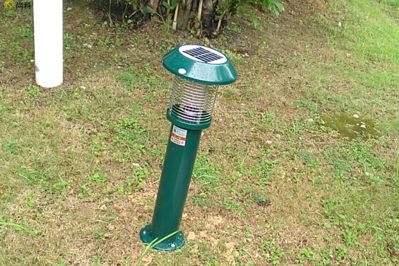 廣西小區(qū)草坪滅蚊燈，太陽(yáng)能供電